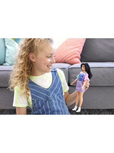 Кукла Barbie из серии игра с модой