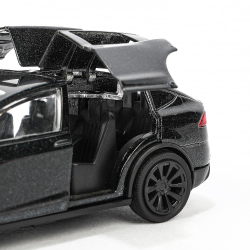Машина tesla model x plaid