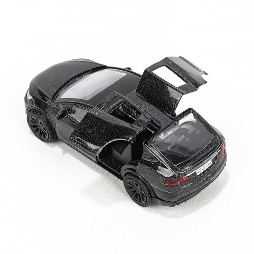 Машина tesla model x plaid